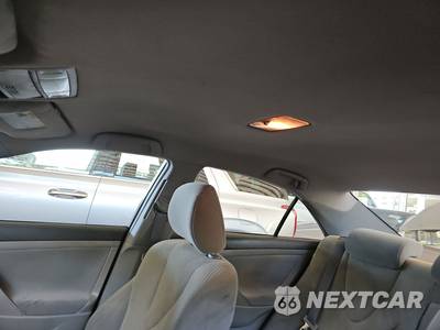 2009 Toyota Camry LE - zdjęcie 17 z 34 - miniatura