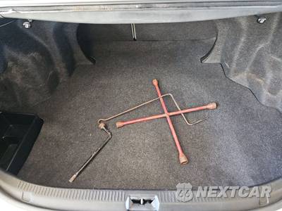 2009 Toyota Camry LE - zdjęcie 16 z 34 - miniatura