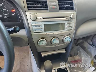 2009 Toyota Camry LE - zdjęcie 11 z 34 - miniatura