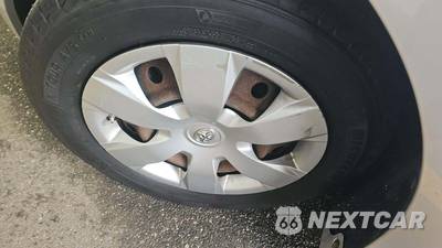 2009 Toyota Camry LE - zdjęcie 31 z 34 - miniatura