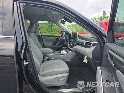 2026 Toyota Highlander XLE - zdjęcie 14 z 28 - miniatura