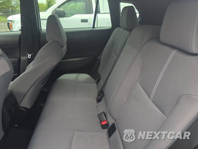 2025 Toyota Corolla Cross Hybrid S - zdjęcie 13 z 20 - miniatura