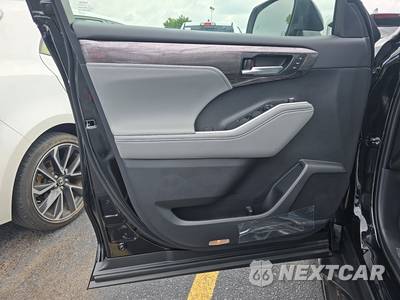 2026 Toyota Highlander XLE - zdjęcie 15 z 26 - miniatura