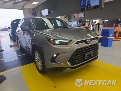 2025 Toyota Grand Highlander Platinum - zdjęcie 3 z 16 - miniatura