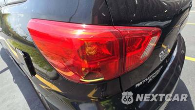 2018 Nissan Pathfinder S - zdjęcie 31 z 43 - miniatura