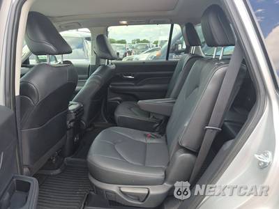 2024 Toyota Grand Highlander Hybrid Limited - zdjęcie 13 z 22 - miniatura