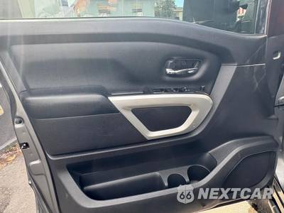 2021 Nissan TITAN SV Crew Cab Short Bed - zdjęcie 13 z 22 - miniatura
