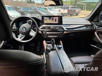 2023 BMW 5 Series Sedan M550i xDrive - zdjęcie 11 z 18 - miniatura