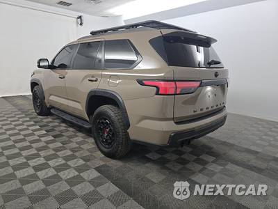 2025 Toyota Sequoia TRD Pro - zdjęcie 6 z 27 - miniatura