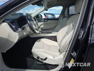 2025 Volvo XC60 Plug-In Hybrid T8 Plus - zdjęcie 7 z 33 - miniatura