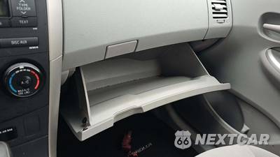 2010 Toyota Corolla LE - zdjęcie 28 z 68 - miniatura
