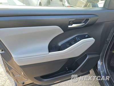2021 Toyota Highlander XLE - zdjęcie 9 z 32 - miniatura