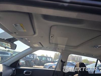 2025 Hyundai Venue SEL - zdjęcie 17 z 23 - miniatura