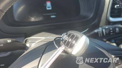 2025 Hyundai Venue SEL - zdjęcie 21 z 33 - miniatura