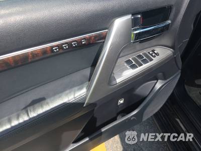 2014 Toyota Land Cruiser - zdjęcie 9 z 28 - miniatura