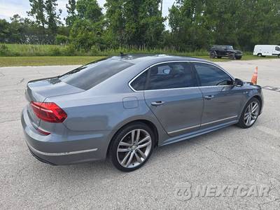 2017 Volkswagen Passat 1.8T R-Line w/Comfort Pkg - zdjęcie 4 z 36 - miniatura