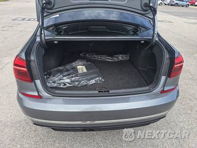 2017 Volkswagen Passat 1.8T R-Line w/Comfort Pkg - zdjęcie 16 z 36 - miniatura