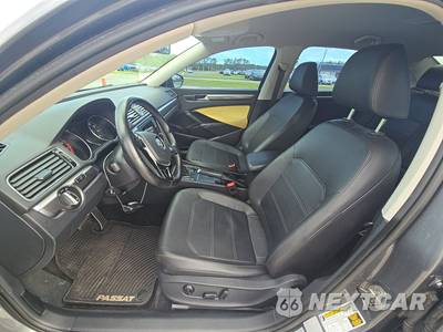 2017 Volkswagen Passat 1.8T R-Line w/Comfort Pkg - zdjęcie 7 z 36 - miniatura