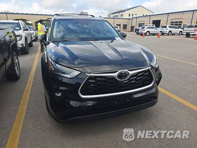 2021 Toyota Highlander XLE - zdjęcie 2 z 27 - miniatura