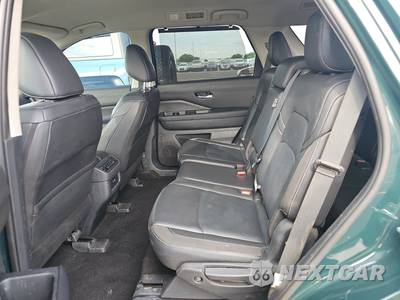 2025 Nissan Pathfinder SL - zdjęcie 13 z 23 - miniatura