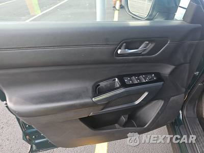 2025 Nissan Pathfinder SL - zdjęcie 9 z 23 - miniatura