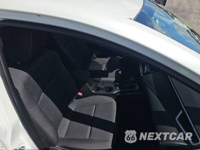 2025 Toyota Corolla LE Sedan - zdjęcie 8 z 21 - miniatura