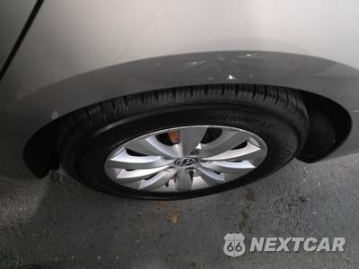 2014 Volkswagen Passat 1.8T Wolfsburg Edition - zdjęcie 11 z 21 - miniatura