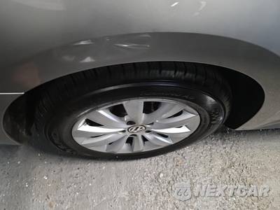 2014 Volkswagen Passat 1.8T Wolfsburg Edition - zdjęcie 10 z 21 - miniatura