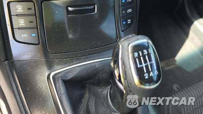 2013 Hyundai Genesis Coupe 2.0T - zdjęcie 25 z 32 - miniatura