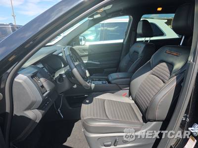 2025 Nissan Pathfinder Rock Creek - zdjęcie 7 z 23 - miniatura