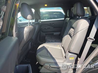 2025 Nissan Pathfinder Rock Creek - zdjęcie 13 z 23 - miniatura
