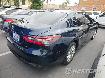 2021 Toyota Camry LE - zdjęcie 4 z 33 - miniatura