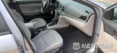 2017 Hyundai Elantra SE Sedan - zdjęcie 9 z 12 - miniatura
