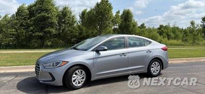 2017 Hyundai Elantra SE Sedan - zdjęcie 2 z 12 - miniatura