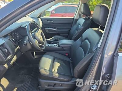 2023 Nissan Pathfinder SL - zdjęcie 11 z 24 - miniatura