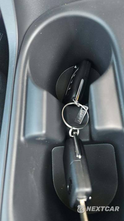 2026 Toyota Corolla LE Sedan - zdjęcie 24 z 26 - miniatura