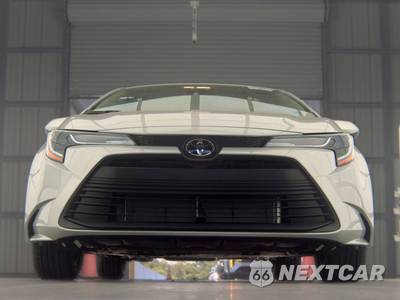 2026 Toyota Corolla LE Sedan - zdjęcie 3 z 26 - miniatura
