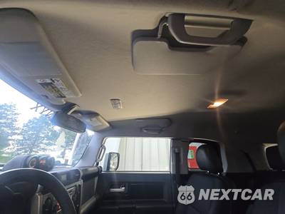 2014 Toyota FJ Cruiser w/Rear Doors - zdjęcie 18 z 24 - miniatura
