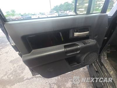 2014 Toyota FJ Cruiser w/Rear Doors - zdjęcie 9 z 24 - miniatura