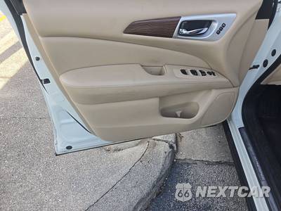 2017 Nissan Pathfinder Platinum - zdjęcie 9 z 19 - miniatura