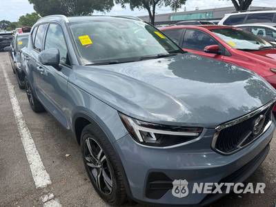 2023 Volvo XC40 B5 Core - zdjęcie 2 z 10 - miniatura
