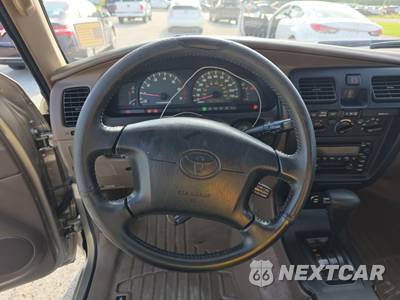 2002 Toyota 4Runner SR5 - zdjęcie 10 z 18 - miniatura