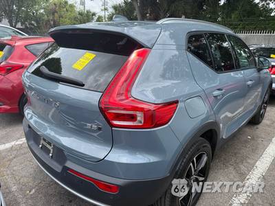2023 Volvo XC40 B5 Core - zdjęcie 3 z 10 - miniatura