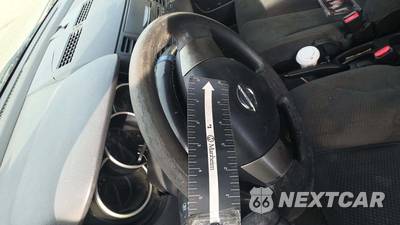 2012 Nissan Versa 1.8 S Hatchback - zdjęcie 26 z 37 - miniatura