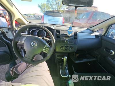 2012 Nissan Versa 1.8 S Hatchback - zdjęcie 11 z 36 - miniatura