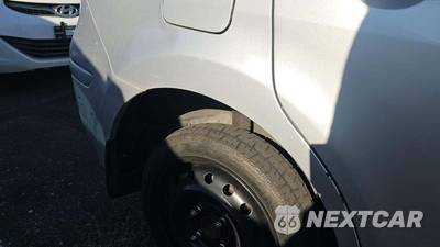 2012 Nissan Versa 1.8 S Hatchback - zdjęcie 20 z 36 - miniatura
