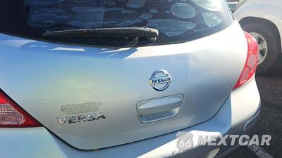 2012 Nissan Versa 1.8 S Hatchback - zdjęcie 30 z 36 - miniatura
