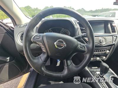 2017 Nissan Pathfinder SV - zdjęcie 10 z 27 - miniatura