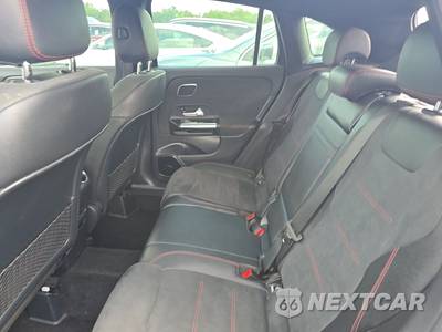2021 Mercedes-Benz AMG GLA 35 4MATIC - zdjęcie 13 z 39 - miniatura