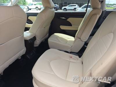 2022 Toyota Highlander Hybrid XLE - zdjęcie 13 z 32 - miniatura